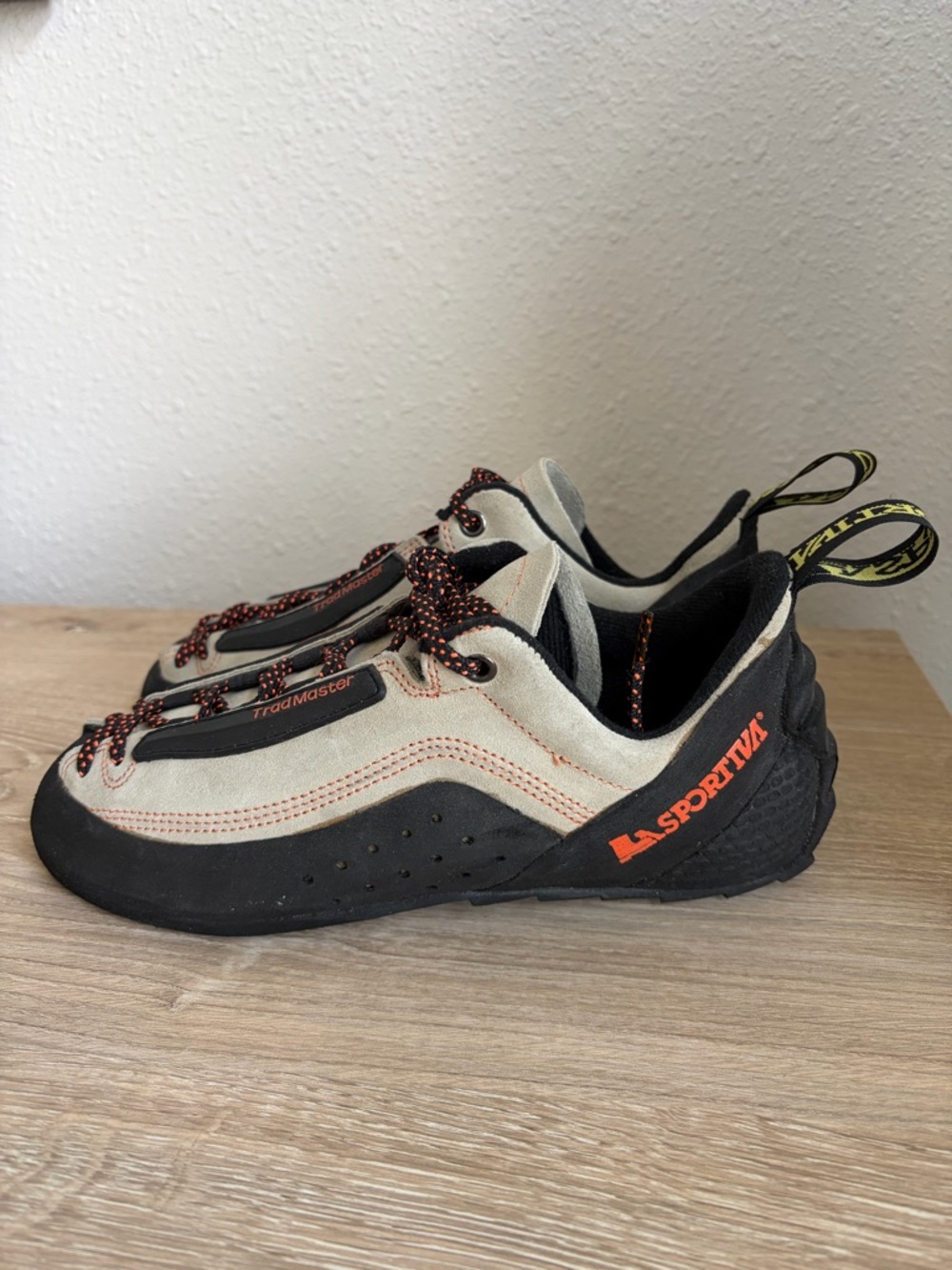 La Sportiva Tradmaster Rock Climbing Shoes Women’s Size 6.5 Outdoors Adventure